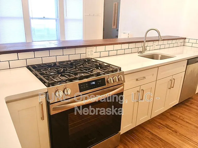 120 N 6th St — Photo 16