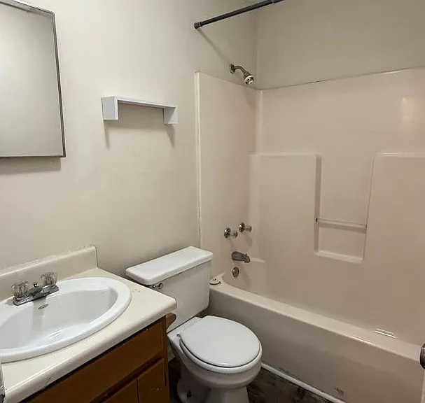 7 & 10 N Crossridge Dr SE #28 — Photo 6