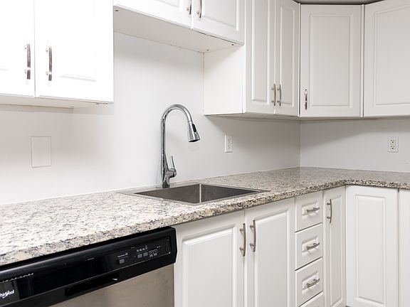 4th image of 739 Wolseley Ave #1