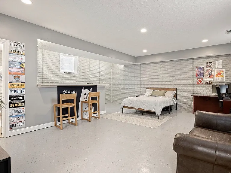 2020.5 Ruckle St — Photo 8