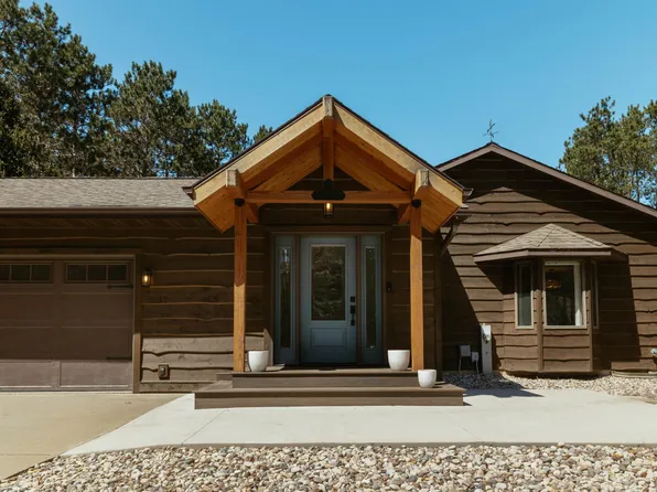 E2282 Lamplighter Ln, Waupaca, WI 54981