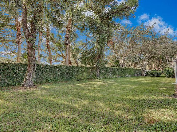 3rd image of 9503 Chapman Oak Ct