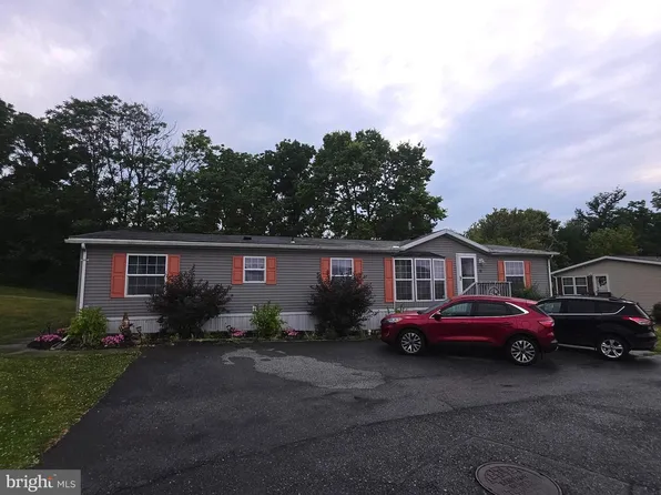 17 Patricia Dr, Lebanon, PA 17042