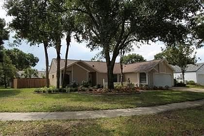 2nd image of 540 Lakeshore Cir