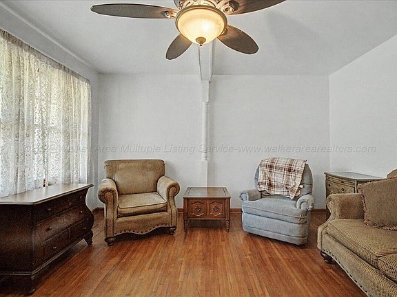 5th image of 449 Rainwood Lodge Rd