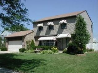 2212 Briar Hill Dr, Schaumburg, IL 60194
