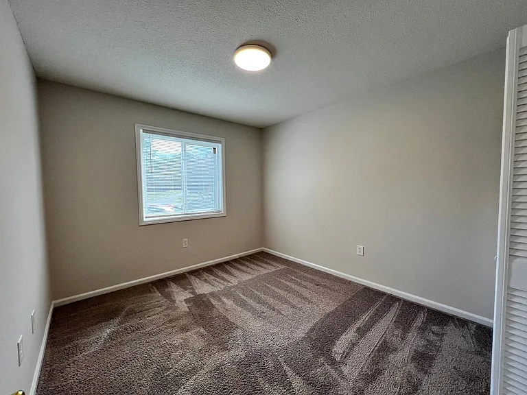 Oak Grove Village Apartments — Photo 18