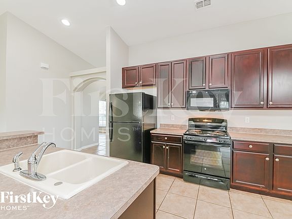5th image of 1701 NW 15th Pl