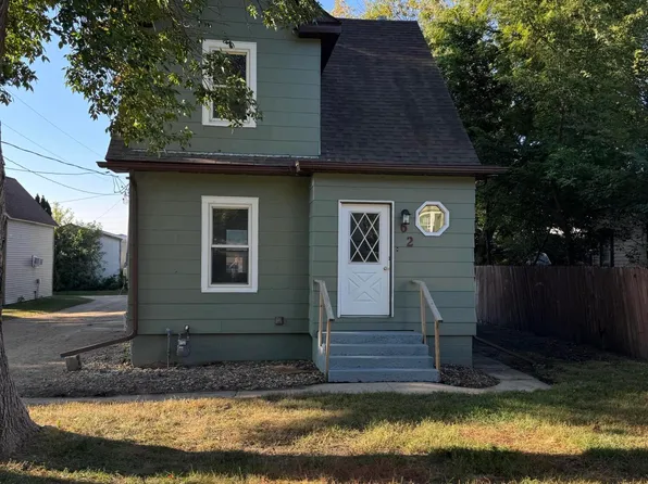 62 3rd Ave NW, Watertown, SD 57201