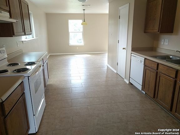 5th image of 2702 CANDLERIDGE DR