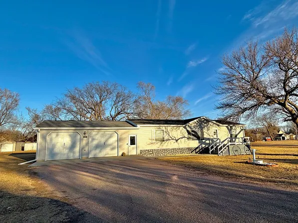 210 Dakota Ave, Geddes, SD 57342