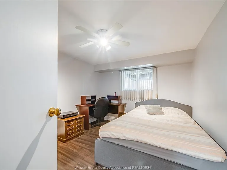 1425 Mickaila Cres — Photo 37