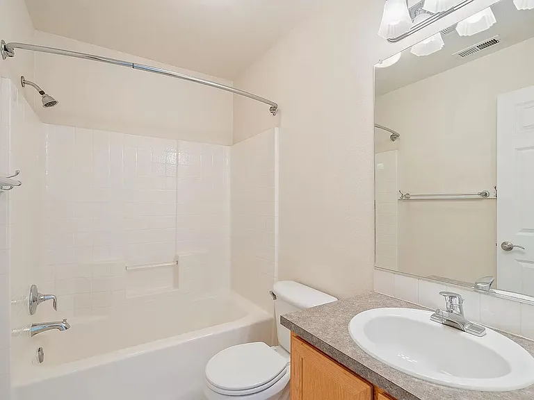 9215 SW Sweek Dr — Photo 14