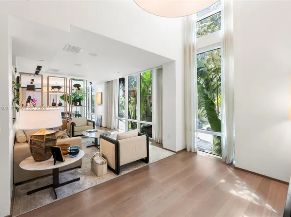 601 NE 27th St #Townhouse 104, Miami, FL 33137