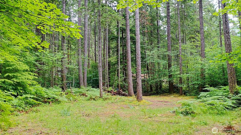 3rd image of 120 N Kokanee Cove Way