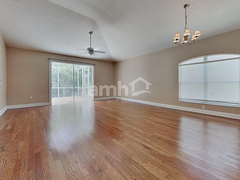 25008 Hyde Park Blvd — Photo 6