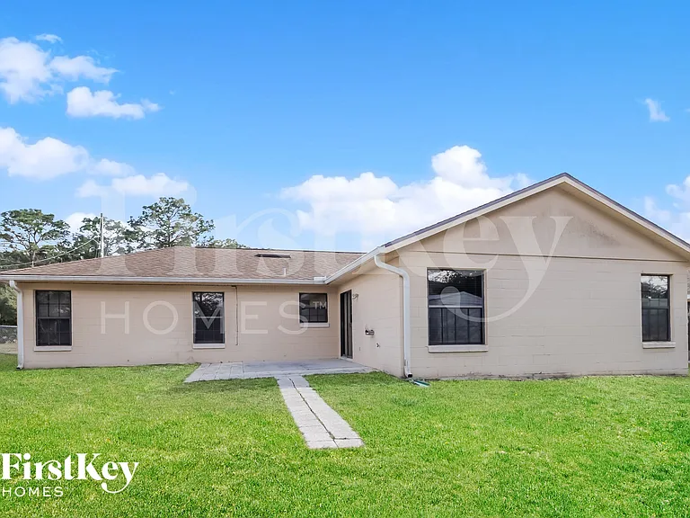 3260 Saint James Ave — Photo 15