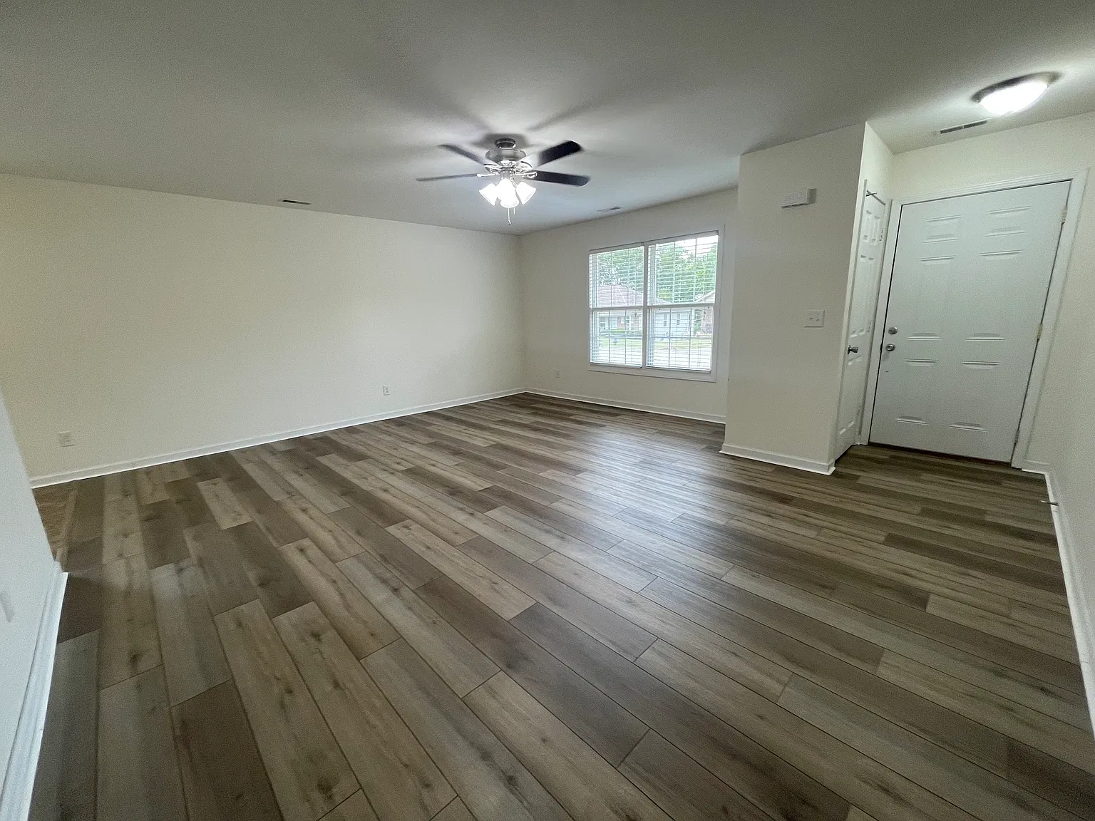 2 bed, 1241 sqft, $1,400 — Photo 4