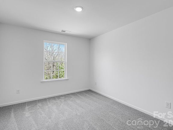 4th image of 647 Sparano Loop