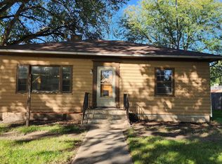 713 S Walnut St, Freeman, SD 57029