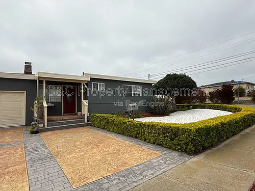 476 Ferris Ave Photo 1
