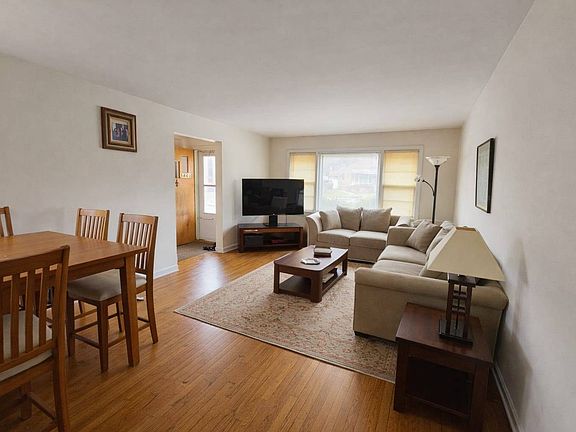 5th image of 8443 Gross Point Rd #8443