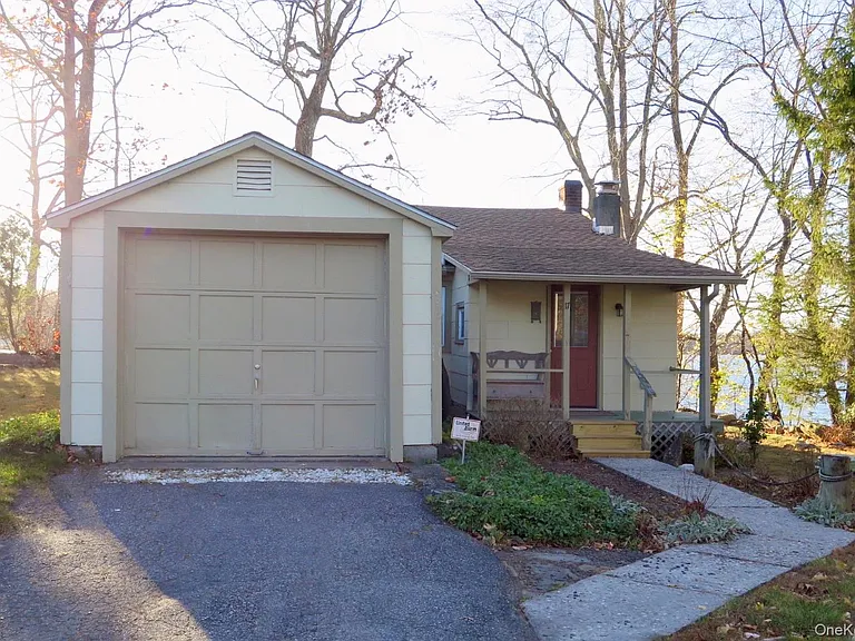 17 Vails Lake Shore Dr #17 — Photo 2