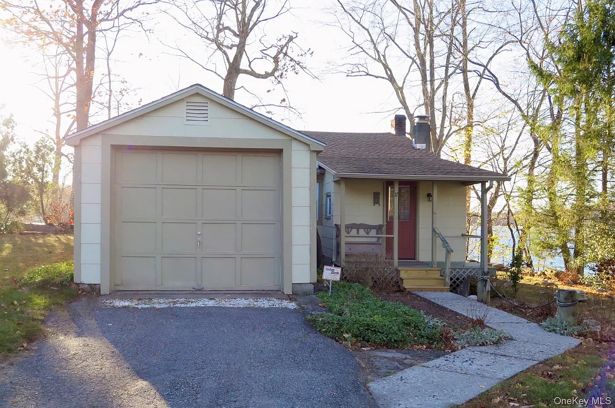 Building Photo - 17 Vails Lake Shore Dr #17