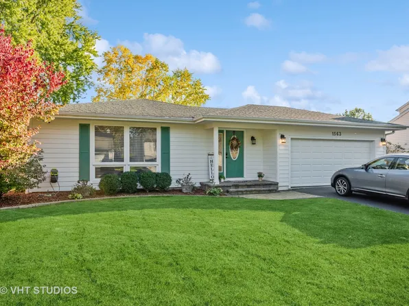 1563 Andover Ave, Saint Charles, IL 60174