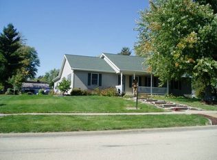 405 N Phil Gould Dr, Hanna City, IL 61536