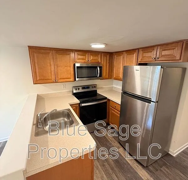 2D E Manoa Rd #C — Photo 1