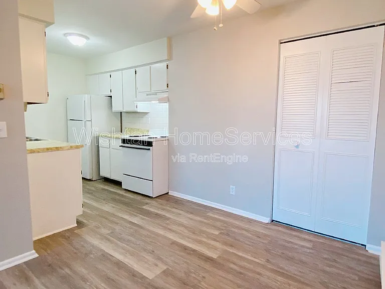 203 Charleston Blvd #5 — Photo 4