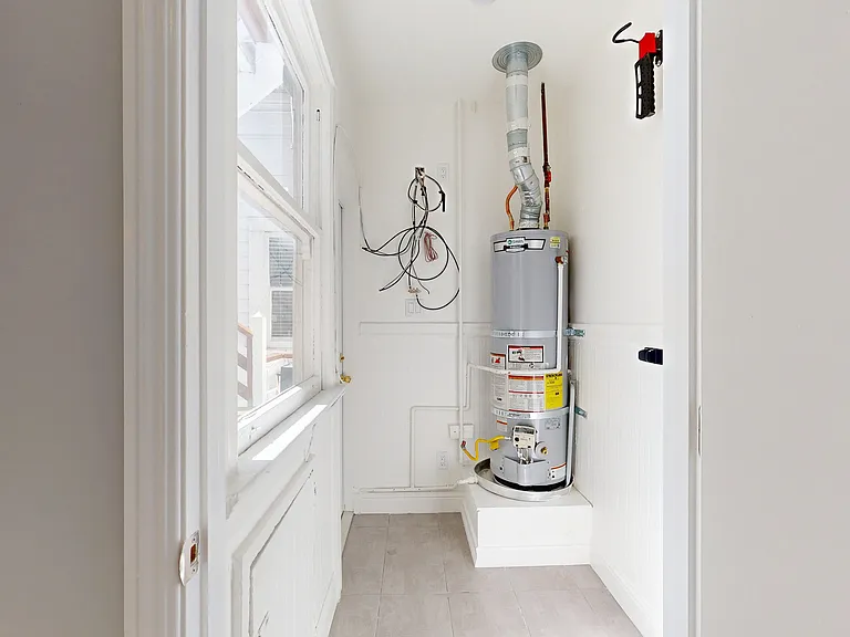1637 Sacramento St #15 — Photo 9