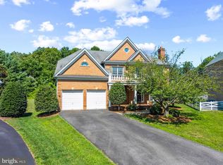 716 Pearson Point Pl, Annapolis, MD 21401