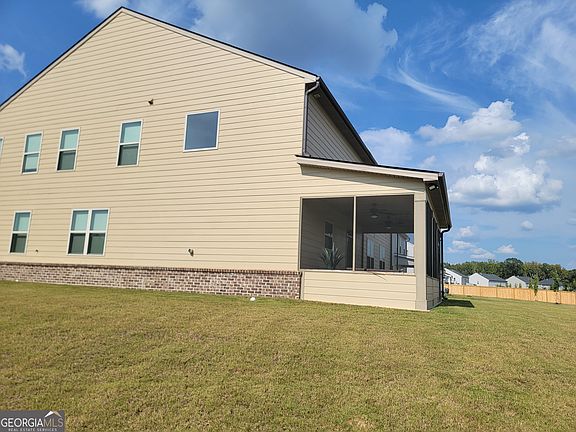 2nd image of 640 Edgar St