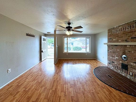 5th image of 2083 Amirante St