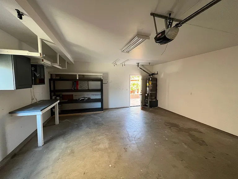 1900 Fallbrook Ln — Photo 10