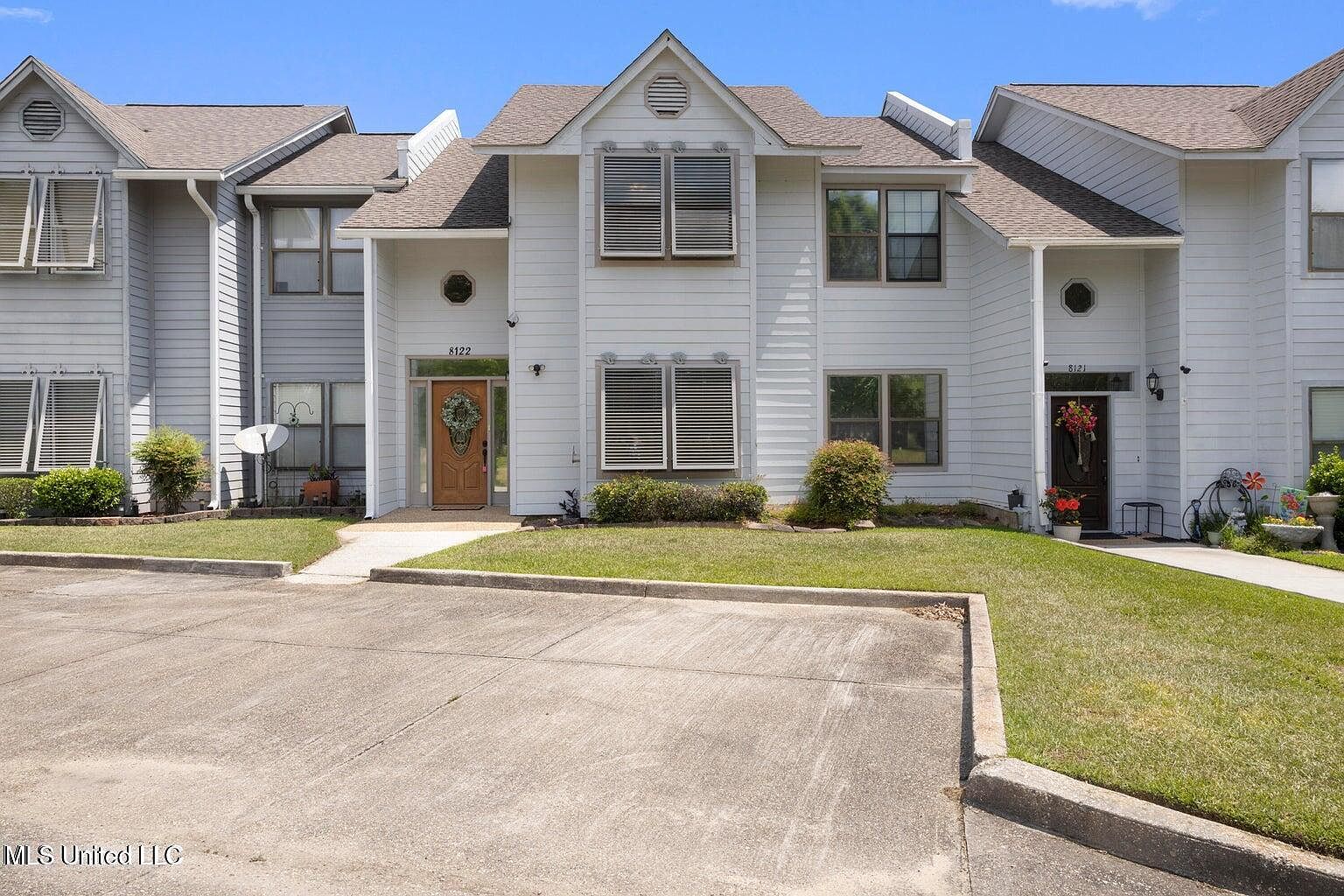 8122 Fairway Villa Dr