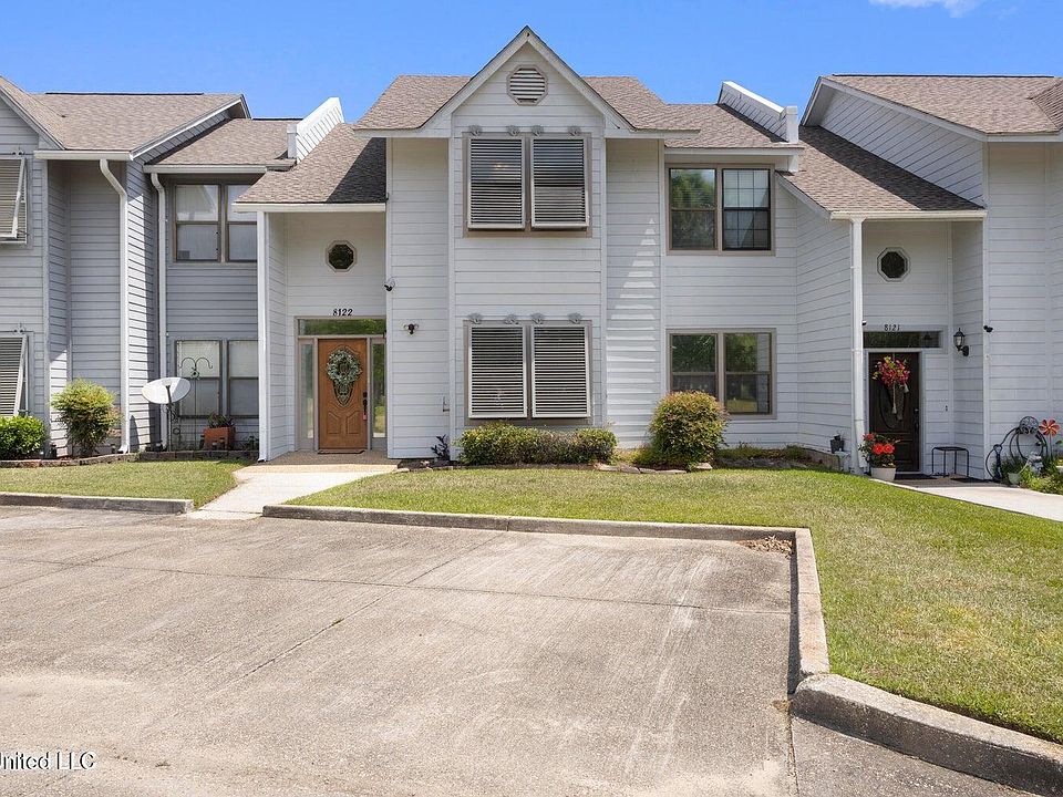 1st image of 8122 Fairway Villa Dr