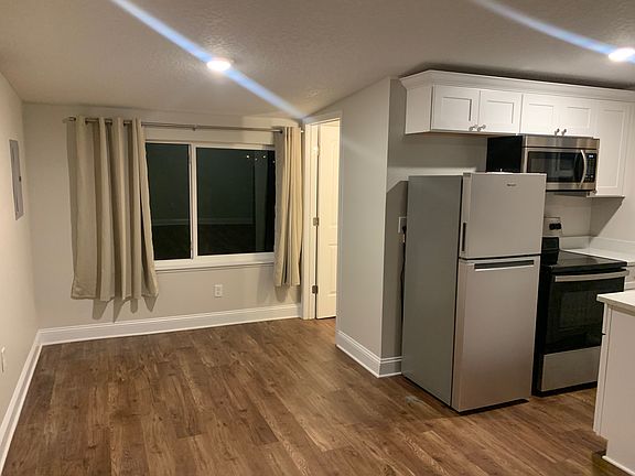 2nd image of 145 Halifax Ave Unit 3