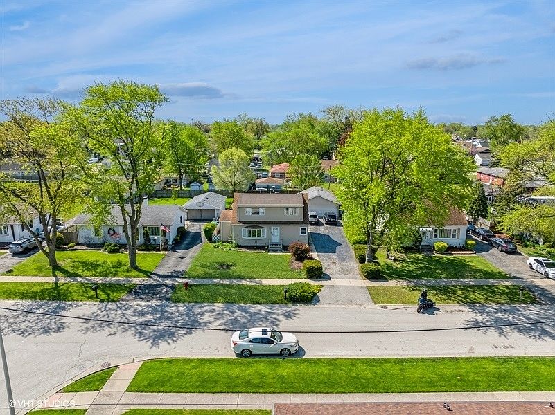 2nd image of 5721 W 81st St