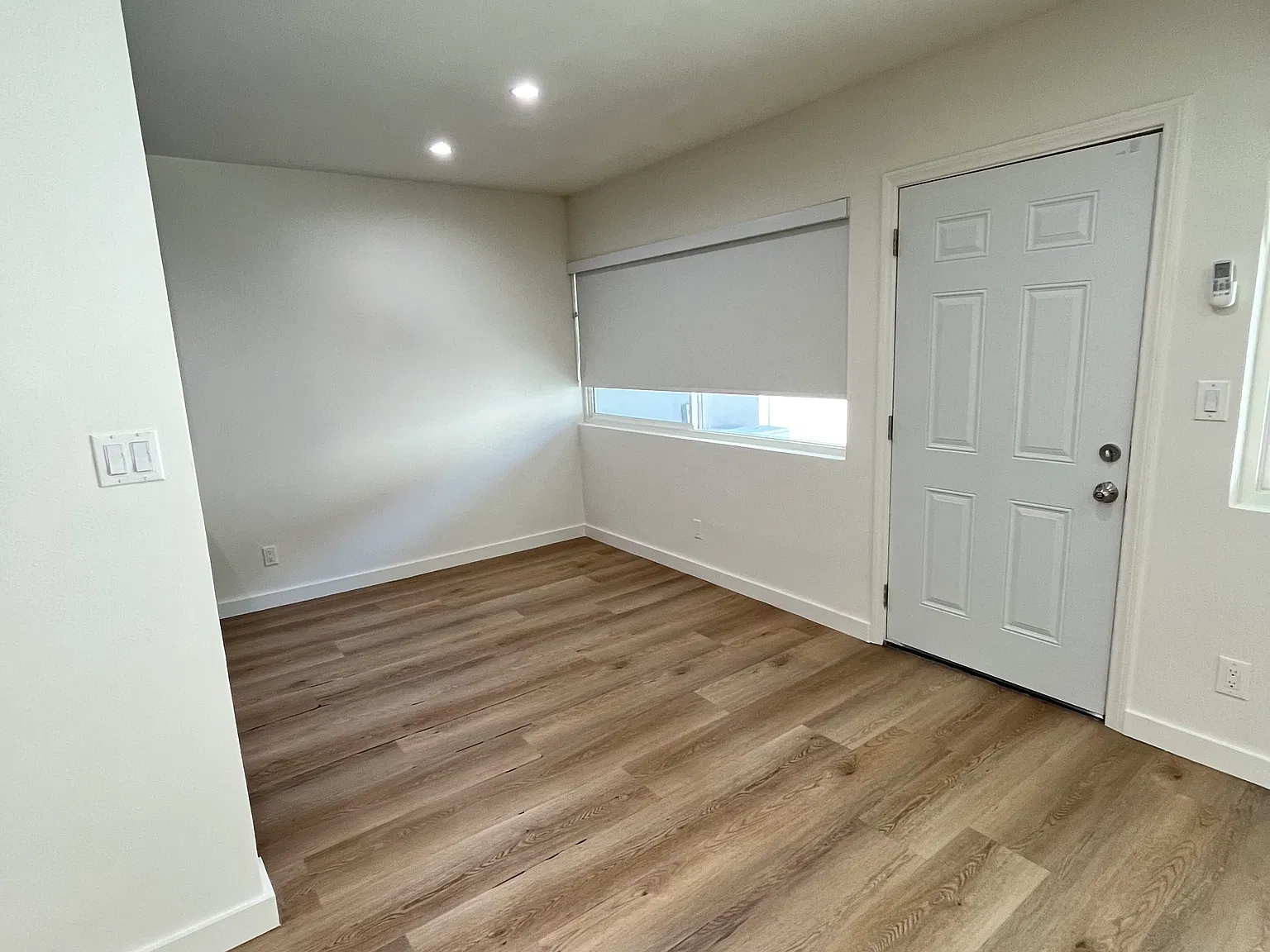 1 bed, 700 sqft, $2,300 — Photo 2