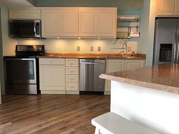 3rd image of 900 19th Ave S APT 1006