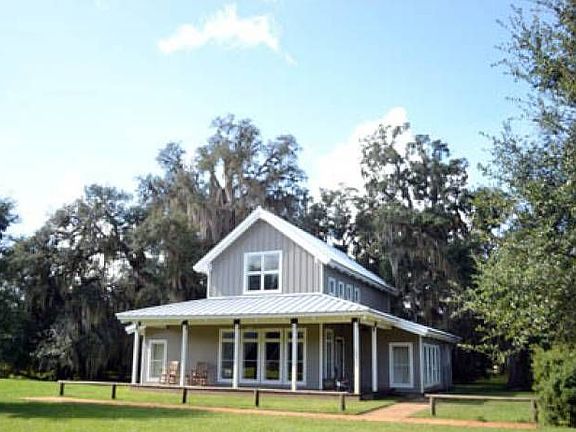 Dark Hammock Guest House
