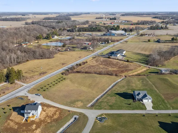 1225 Stintson Dr, Huntington, IN 46750