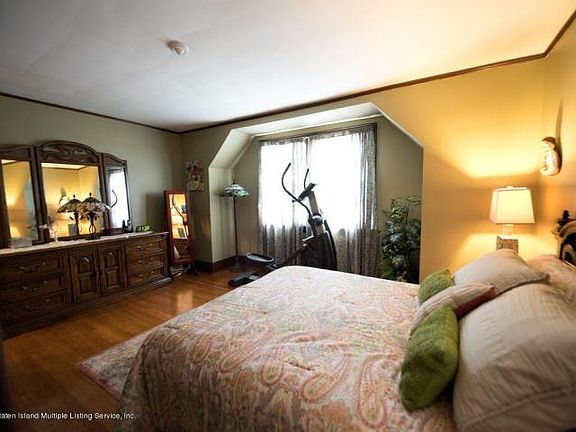 3rd image of 602 Bard Ave