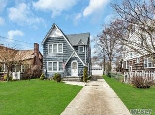 127 Carman Ave, East Rockaway, NY 11518