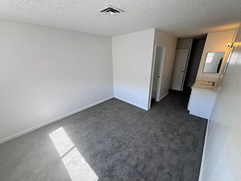 5245 Golden Ln — Photo 21