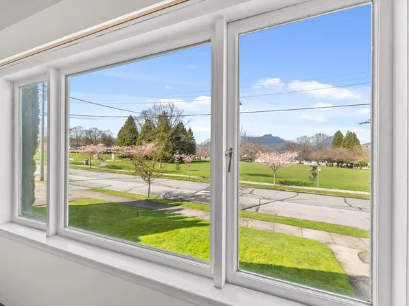 2880 Oxford St, Vancouver, BC V5K 1N6