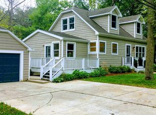85 Collie St, Williams Bay, WI 53191